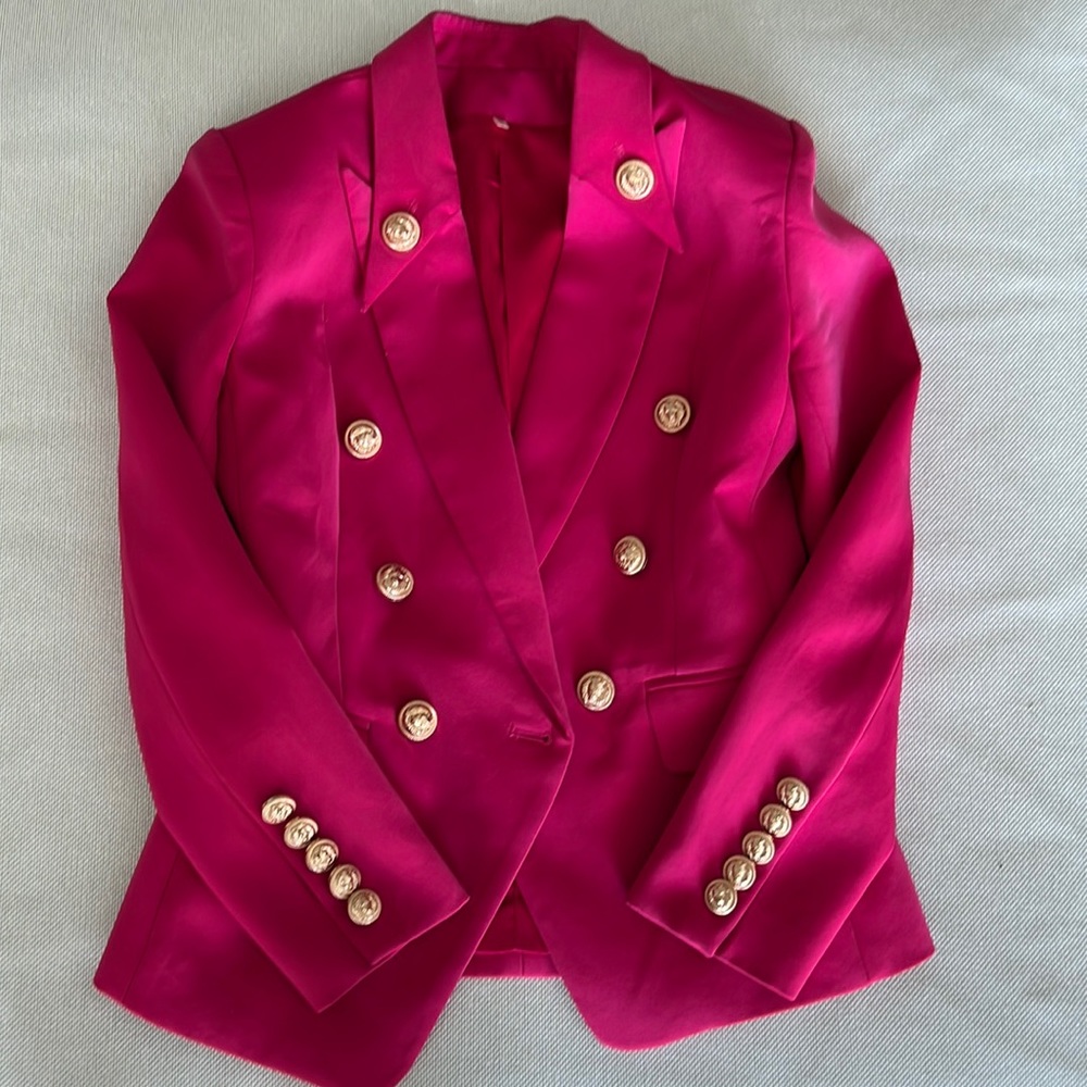 Pink Velvet Blazer with Structured Collar and Cropped Fit